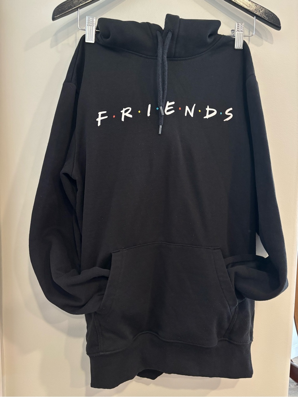 “Friends” Hoody in Black